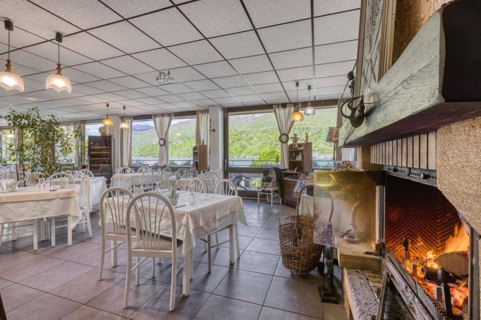 Les Sirenes Hotel Lepin-le-Lac Buitenkant foto
