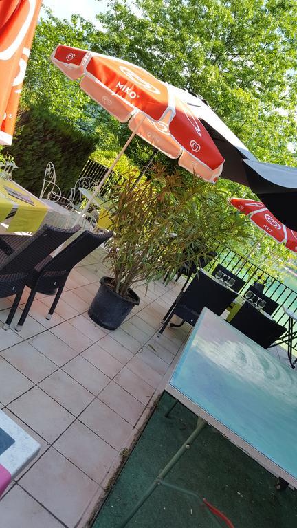 Les Sirenes Hotel Lepin-le-Lac Buitenkant foto